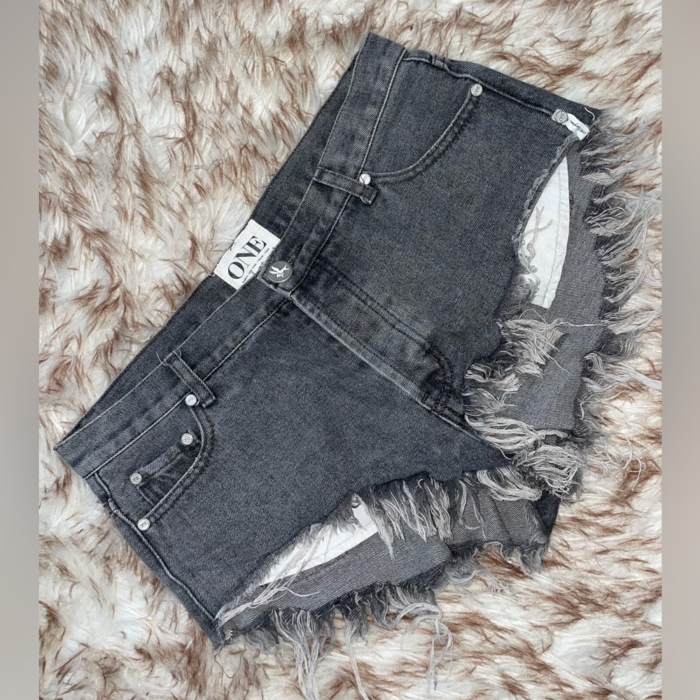 One x One Teaspoon. Rollers Short.